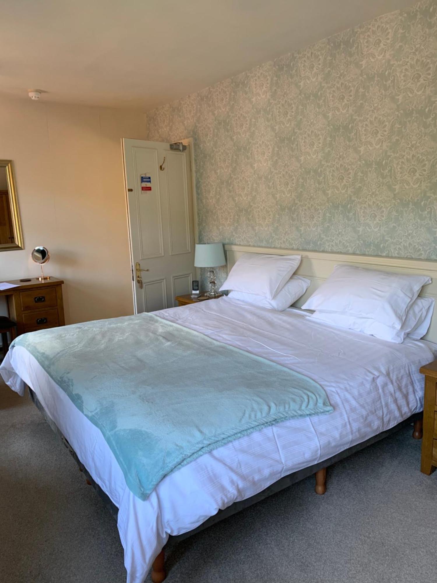Pine Lodge Lynton Buitenkant foto